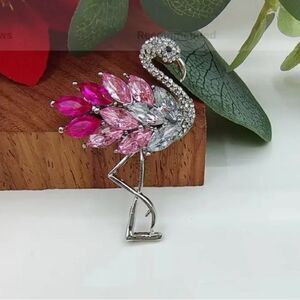 🦩 Betsey Johnson pink flamingo brooch 🦩